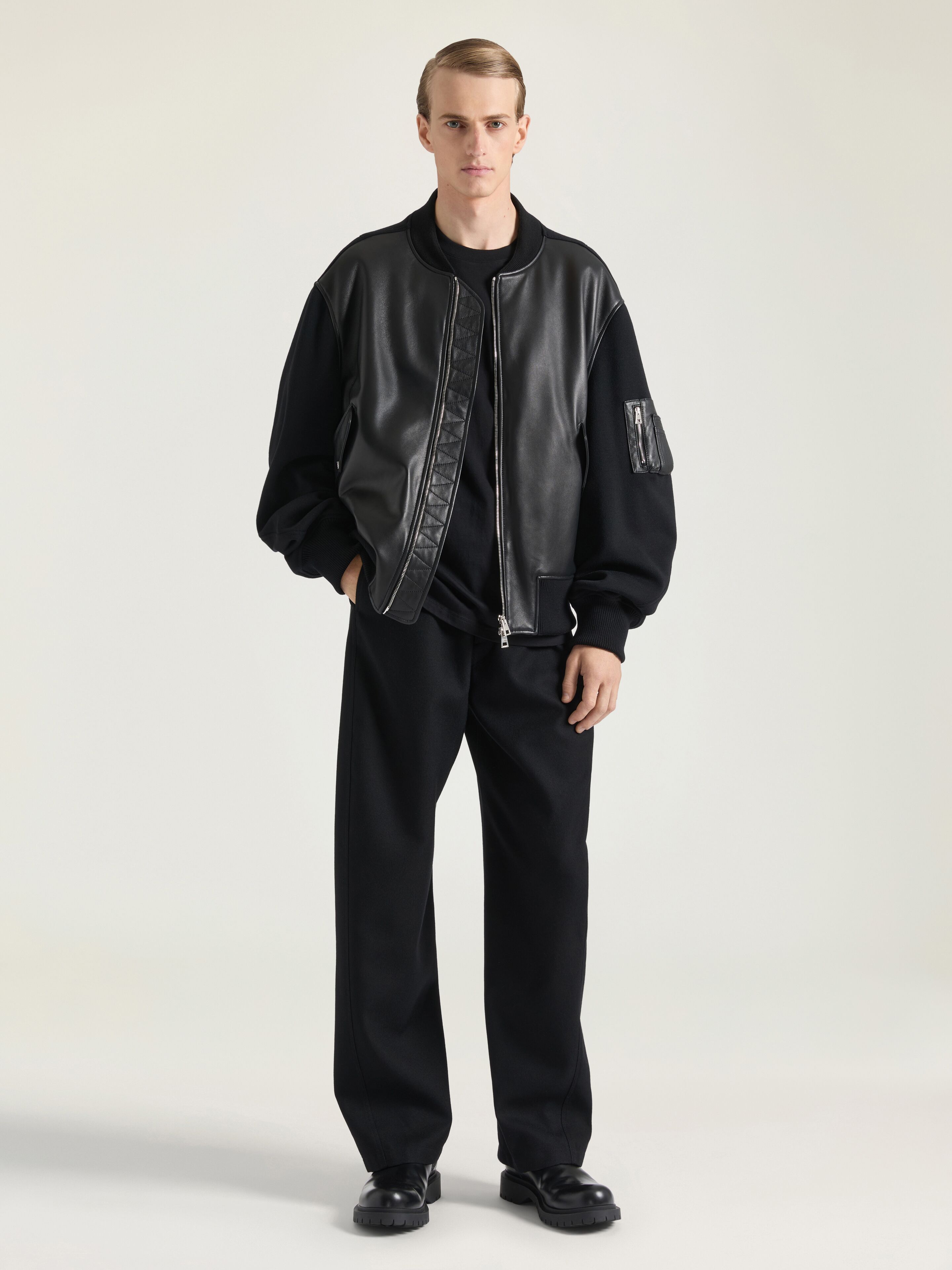 Cocoon bomber in leather and wool